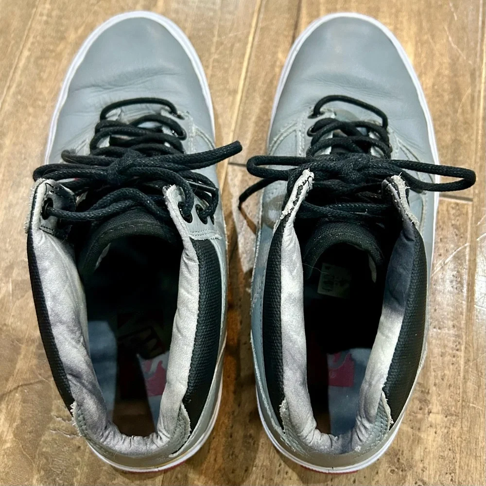 Vans Men’s Leather Hi Top Sneakers Grey Size 8.5 EUC